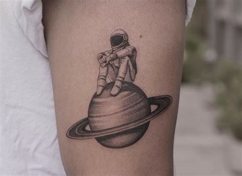 10 Simple Astronaut Tattoo Ideas That Will Blow Your Mind 10 Simple Astronaut Tattoo Ideas That Will Blow Your Mind