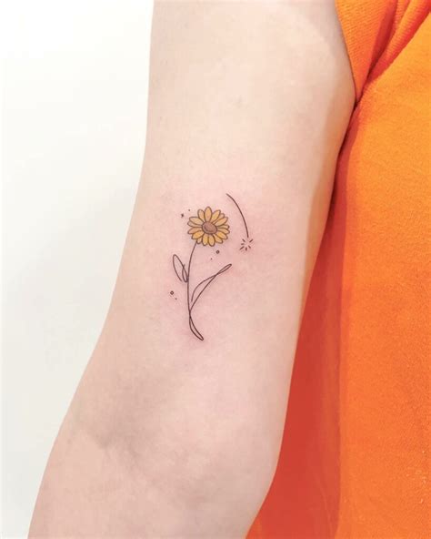 11 Feminine Minimalist Tattoo Ideas That Will Blow Your Mind