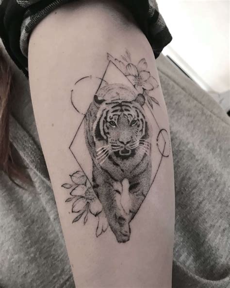 12 Best Tiger And Flower Tattoo Designs Flower Tattoo Designs