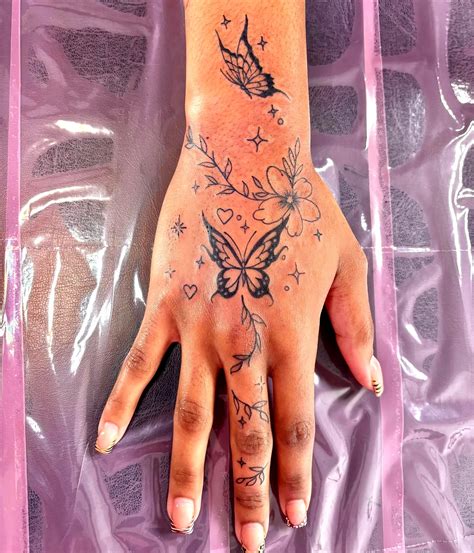 15 Bold Hand Tattoo Ideas For Women To Inspire Your Next Ink