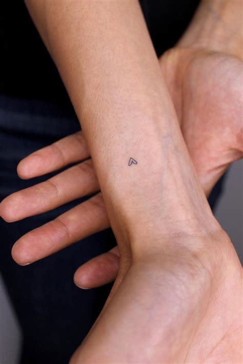 15 Chic And Minimalist Tattoo Designs You Amp 39 Ll Love I Take You Haircuts