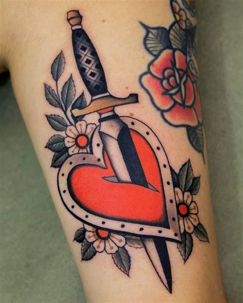 8 Tattoo Heart Dagger Ideas Dagger Tattoo Heart Tattoo Tattoos