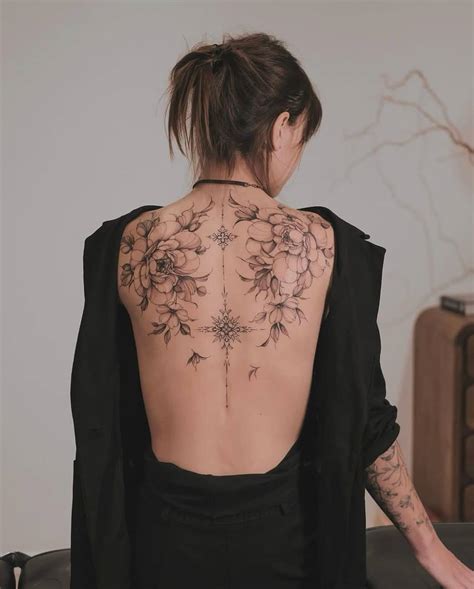 Back Tattoos For Women Amp Spine Tattoos 25 Designs For You Back Tattoos For Women Amp Spine Tattoos 25 Designs For You
