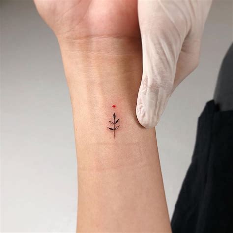 Best 12 Wrist Tattoo Small Wrist Tattoo Wrist Tattoo Designs Cute Wrist