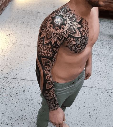 Boost Confidence With 35 Stylish Shoulder Tattoos For Men Dezayno