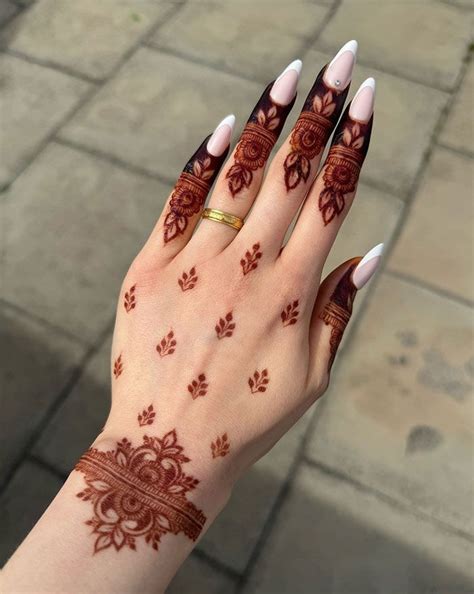 Eid Aesthetic Mehndi Design Henna Tattoo Very Simple Mehndi Designs
