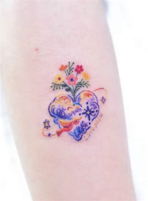 Heart Tattoo It Beats When She Flexes Hearttattoo Tattoo Heart Flowertattoo Flower Denverartist Denvertattoo Denvertattooartist Mammothamerican Bloodcandy
