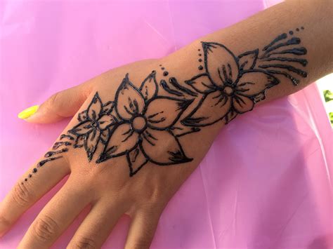 Medium Flower And Moon Henna Tattoo Henna Tattoo Designs Simple Cute Medium Flower And Moon Henna Tattoo Henna Tattoo Designs Simple Cute
