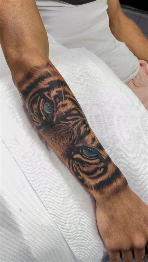 Pin By Meredith Valencia On Skin Canvas Creations Tiger Tattoo Sleeve