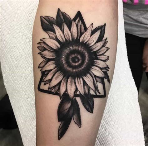 Sunflower Tattoo Ideas Black And White At David Meza Blog Sunflower Tattoo Ideas Black And White At David Meza Blog