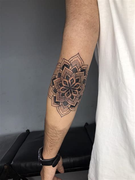 Upper Elbow Tattoo Ideas Temptink Tattoo Studio Elbowtattoo Tattoo Tattoos Blackandgreytattoo Blackwork Tattooartist Mandalatattoo Inked Ink Traditionaltattoo Mandala Tattooed Femaletattooartist Blackworktattoo Tattooart