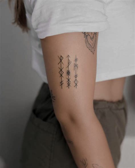 Viking Rune Br Onna Tattoos 10 Tattoos Ideas Tattoos Symbolic