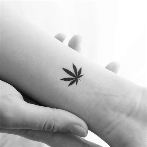 Weed Leaf Tattoo By Anjel Illustrati Weed Leaf Tattoo Mari Flickr