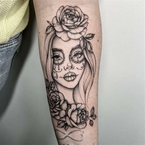 Womens Skull Tattoos Designs